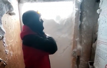 "Маємо ще відкопатися": у Карпатах замело снігом рятувальний пост (відео)