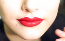 Не смогла открыть рот: девушка увеличила губы и была в шоке от последствий