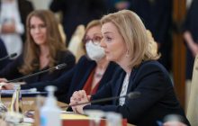Глава МИД Британии шокирована зверствами россиян в Буче и других городах