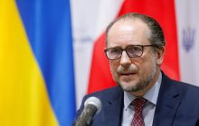 "Сумнівний сигнал": очільник МЗС Австрії розкритикував евакуацію дипломатів з України