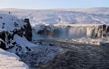 В Исландии обрушилась ледяная пещера: один турист погиб, еще двое пропали без вести