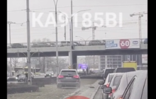 В Киеве водитель дерзко объехал пробку и попал на видео: его требуют наказать
