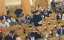 Полиция открыла дело против одесского депутата от партии Шария после скандала с флагами