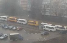 Эвакуация из "ЛДНР": в сети показали огромные очереди в Донецке и Луганске (фото, видео)