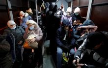 Паника, автобусы с людьми и мобилизация: что происходит в Донецке (фоторепортаж)
