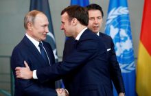 Путин заявил Макрону, что хочет захватить всю Украину