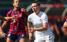 Курйоз року: футболістка Ліверпуля тричі забила у власні ворота за перший тайм (відео)