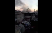 "Луплять по нашому дому": моторошний обстріл окупантами селища на Донбасі потрапив на відео