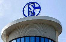 Официально: немецкий клуб Шальке-04 решил убрать с футболок надпись "Газпром"