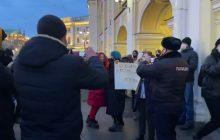 На антивоенных акциях в РФ задержаны около 200 человек в 24 городах