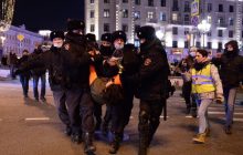 Протесты в РФ в поддержку Украины: российский оппозиционер заявил о более 1,5 тысячи арестов