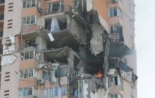 Обстрел многоэтажки в Киеве: в ГСЧС рассказали о пострадавших и убытках