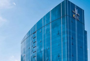 ДТЕК залучив 6 аварійних бригад і 21 одиницю спецтехніки для повернення світла на Херсонщині