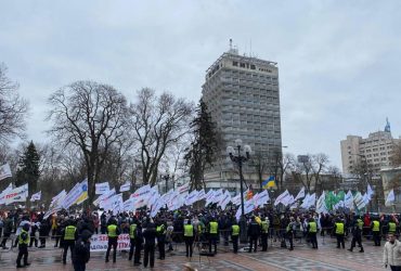 Біля ВР зібралися близько 500 учасників акції ФОПів (фото)