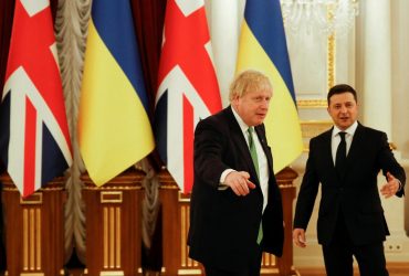 Джонсон заявил, что предлагал Зеленскому убежище в Британии и получил отказ