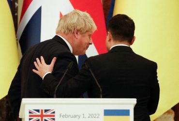 Джонсон пообещал Зеленскому ужесточить санкции против России