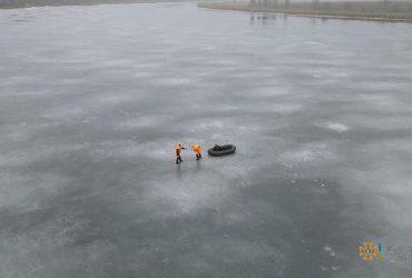 Под Николаевом мужчина провалился под лед и чудом выжил после 40 минут в ледяной воде