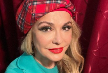 Актриса Ольга Сумская продает роскошную вышиванку, чтобы купить скорые