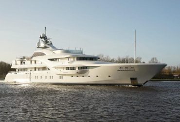 Элитная яхта Путина за 87 миллионов евро поспешно покинула порт Гамбурга - СМИ