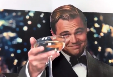 Самые популярные мемы перенесли на бумагу: что из этого получилось (видео)