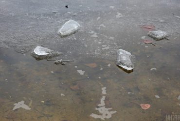 На Вінниччині 11-річна дівчинка півгодини тримала братика над водою, щоб він не втонув (відео)