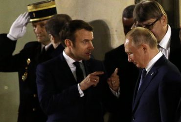 Макрон снова позвонит Путину в ближайшие дни