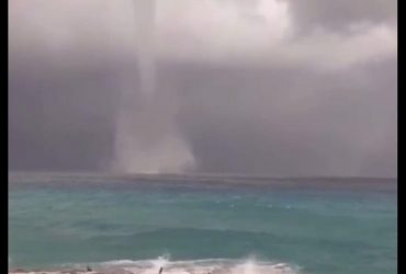 Сорванные крыши и поваленные деревья: на Кубе водяной смерч вышел на берег (фото, видео)