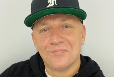 Потап показал молодую 64-летнюю маму с сыном: в сети поражены (фото)