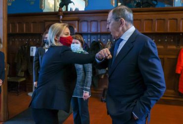 Лондон отложил проект санкций против РФ на фоне визита главы МИД Элизабет Трасс в Москву