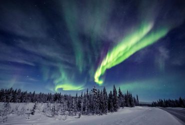 Геомагнитный шторм вызвал невероятное полярное сияние над Швецией (фоторепортаж, видео)