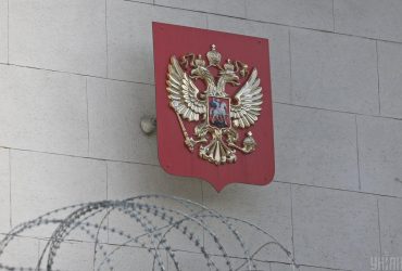 У Чехії пропонують відключити посольству РФ світло, газ і воду