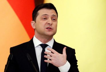 Зеленский заявил, что его семья находится в Украине