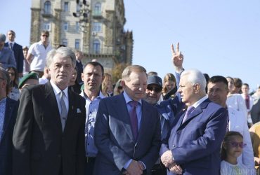 Президенти України закликали підписантів Будапештського меморандуму зупинити Росію