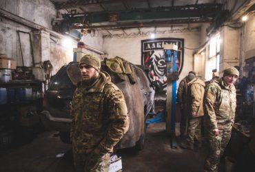 На передовий спокійніше, ніж у Києві. Фронтові настрої у часи інформаційної істерії