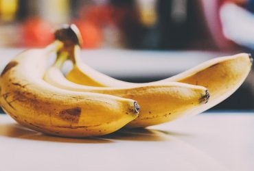 Банани не темнішатимуть тижнями: у мережі завірусився метод від блогерки