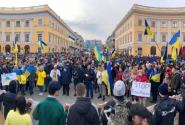 В Одесі тисячі людей вийшли на марш Єдності України (фото, відео)