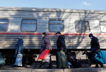 Евакуйовані з ОРДЛО самостійно повертаються додому - Резніков (відео)