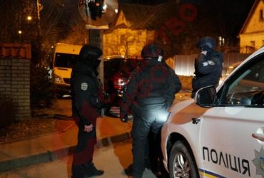 ЗМІ повідомляють по підозрілу активність біля будинку Медведчука: з'явилися фото звідти