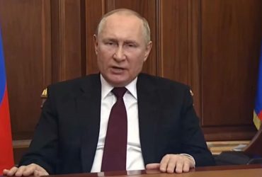 Українці у мережі прокляли Путіна після визнання ним ЛДНР (фото)