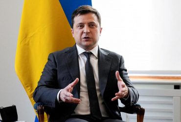 Ο Ζελένσκι απευθύνεται επειγόντως σε Ουκρανούς και Ρώσους (βίντεο)