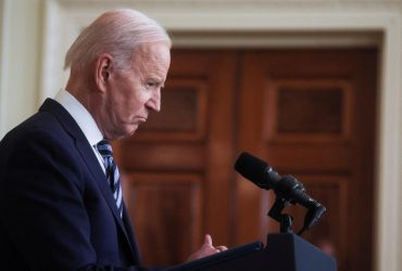 Байден об отключении РФ от SWIFT: Такая опция остается вариантом