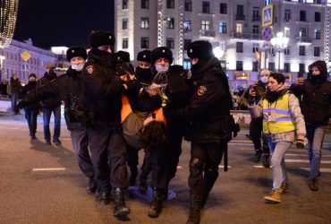 Протести в РФ на підтримку України: російський опозиціонер заявив про понад 1,5 тисячі арештів