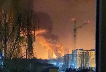 Оккупанты ударили по нефтебазе в Василькове (видео)