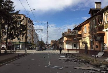Российские войска нанесли ракетный удар по центру Чернигова: фото последствий