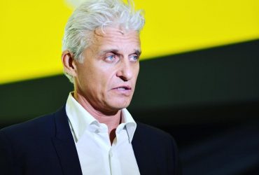 Я ненавиджу путінську Росію: банкір Тіньков офіційно відмовився від громадянства РФ