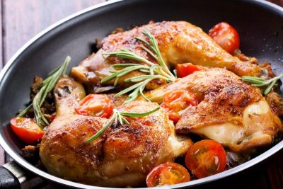 Жареная курица на сковороде с чесноком: рецепт с фото пошагово