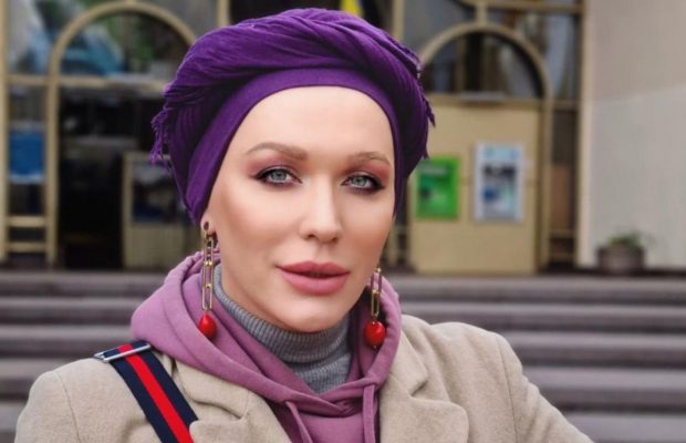 Травесті-діва Монро з жахом згадала "тортури" з дитинства та розкритикувала Україну