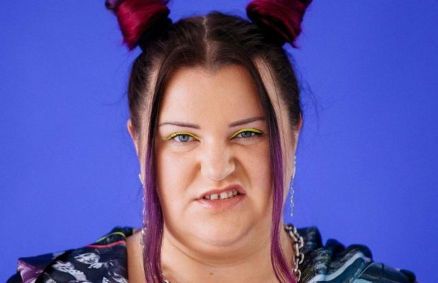 Alyona Alyona разделась и рассказала о переедании: "наказываю себя и срываюсь"