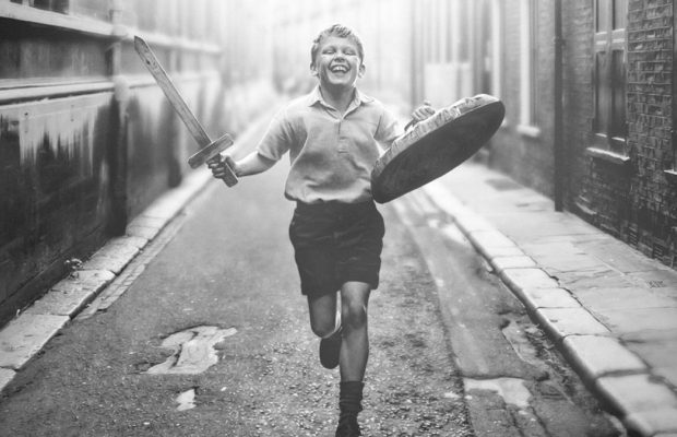 Вышел украинский трейлер исторической драмы "Белфаст", претендующей на "Оскар" (видео)