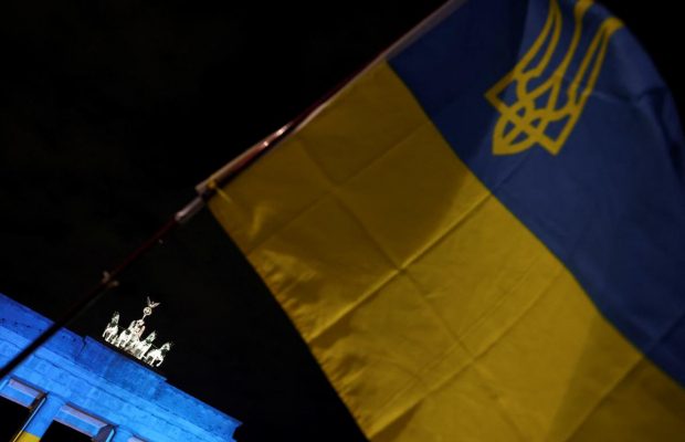 Українських зірок закликали відмовитися від російських нагород